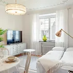 Enchanting 1br W/ King Bed In Unbeatable Location Helsinki