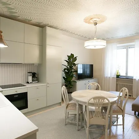 Enchanting 1br W/ King Bed In Unbeatable Location *