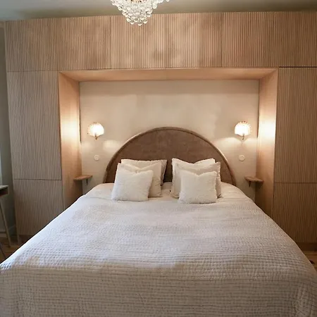 Enchanting 1br W/ King Bed In Unbeatable Location *