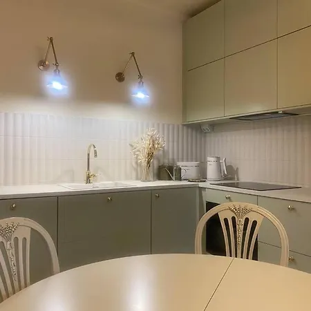 Enchanting 1br W/ King Bed In Unbeatable Location شقة