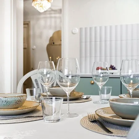 Enchanting 1br W/ King Bed In Unbeatable Location *