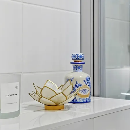 Enchanting 1br W/ King Bed In Unbeatable Location شقة *