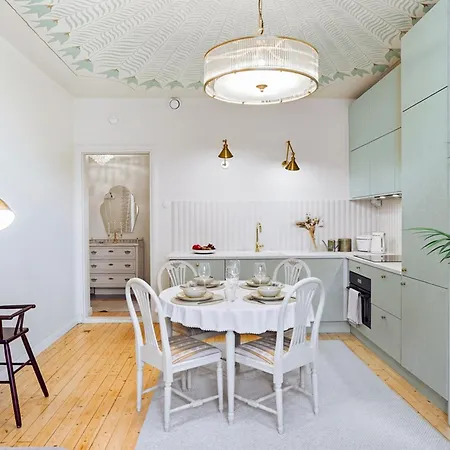 Enchanting 1br W/ King Bed In Unbeatable Location * هلسنكي