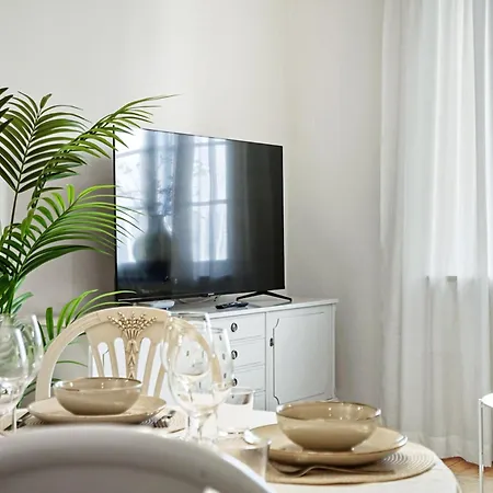 Enchanting 1br W/ King Bed In Unbeatable Location Apartman